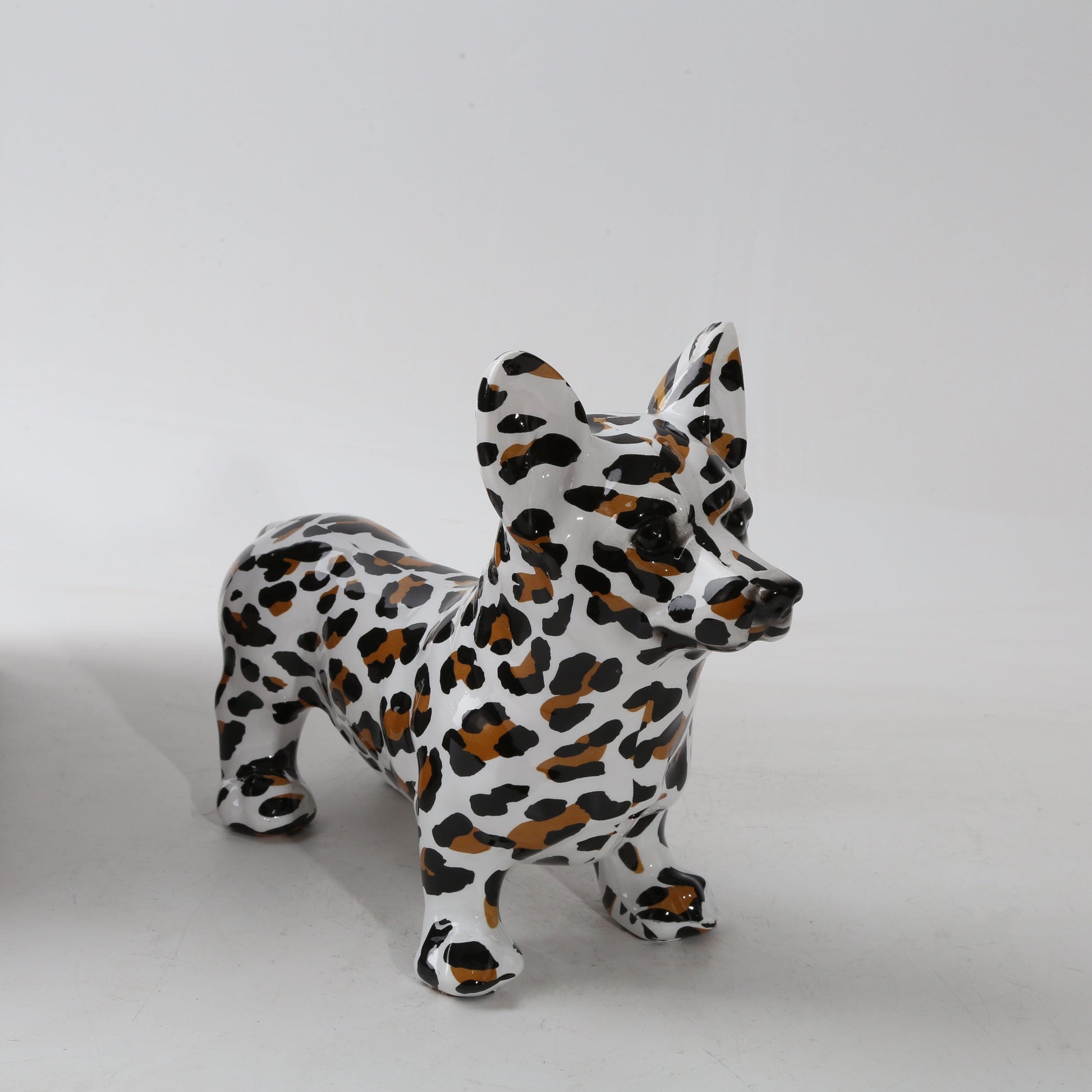 Escultura Corgi Cardigan Grafite Street & Colors resina Conceito Street 4 